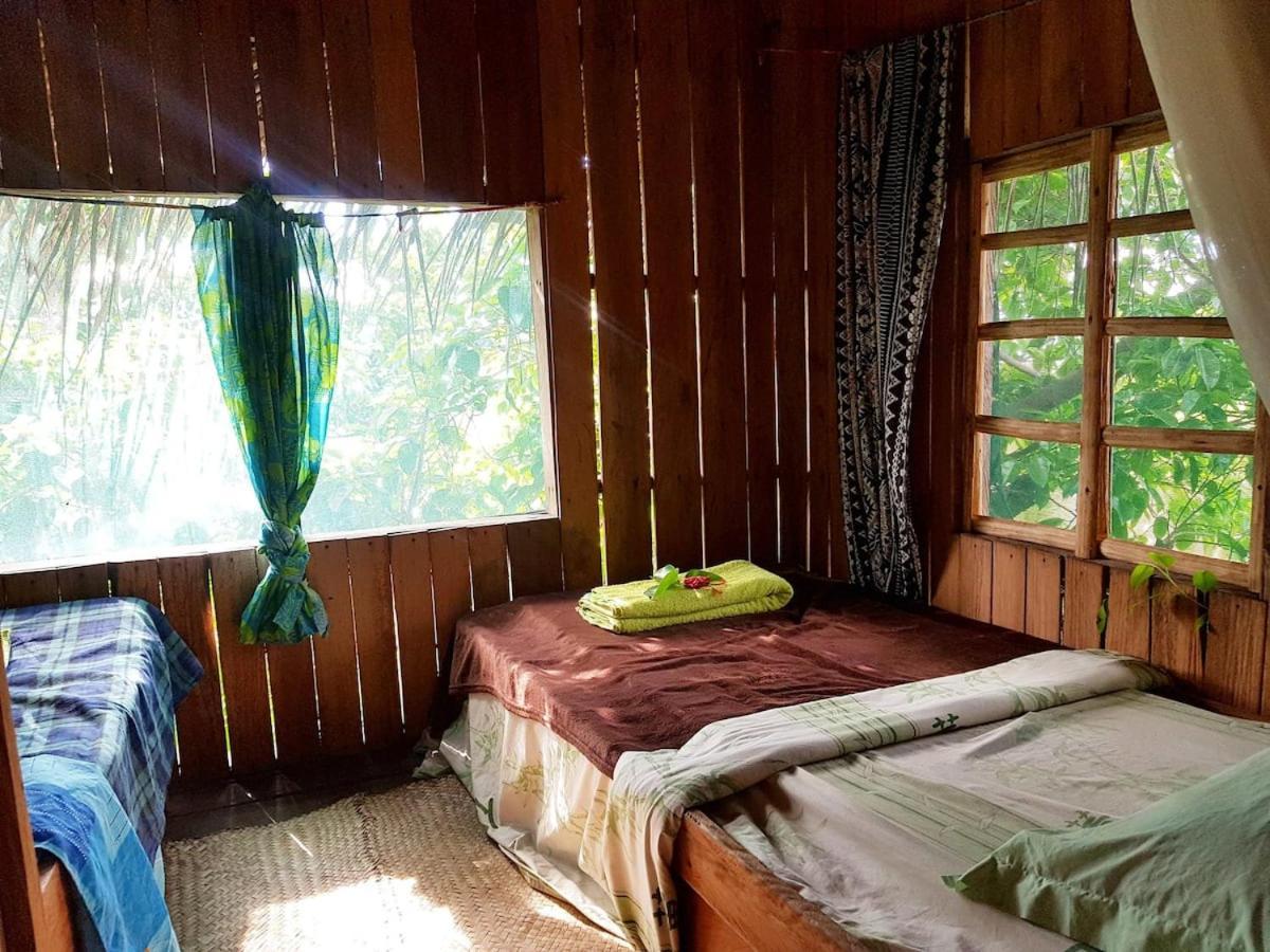 Tanna Eagle Twin Volcano View Tree House Bed & Breakfast White Sands Exterior photo